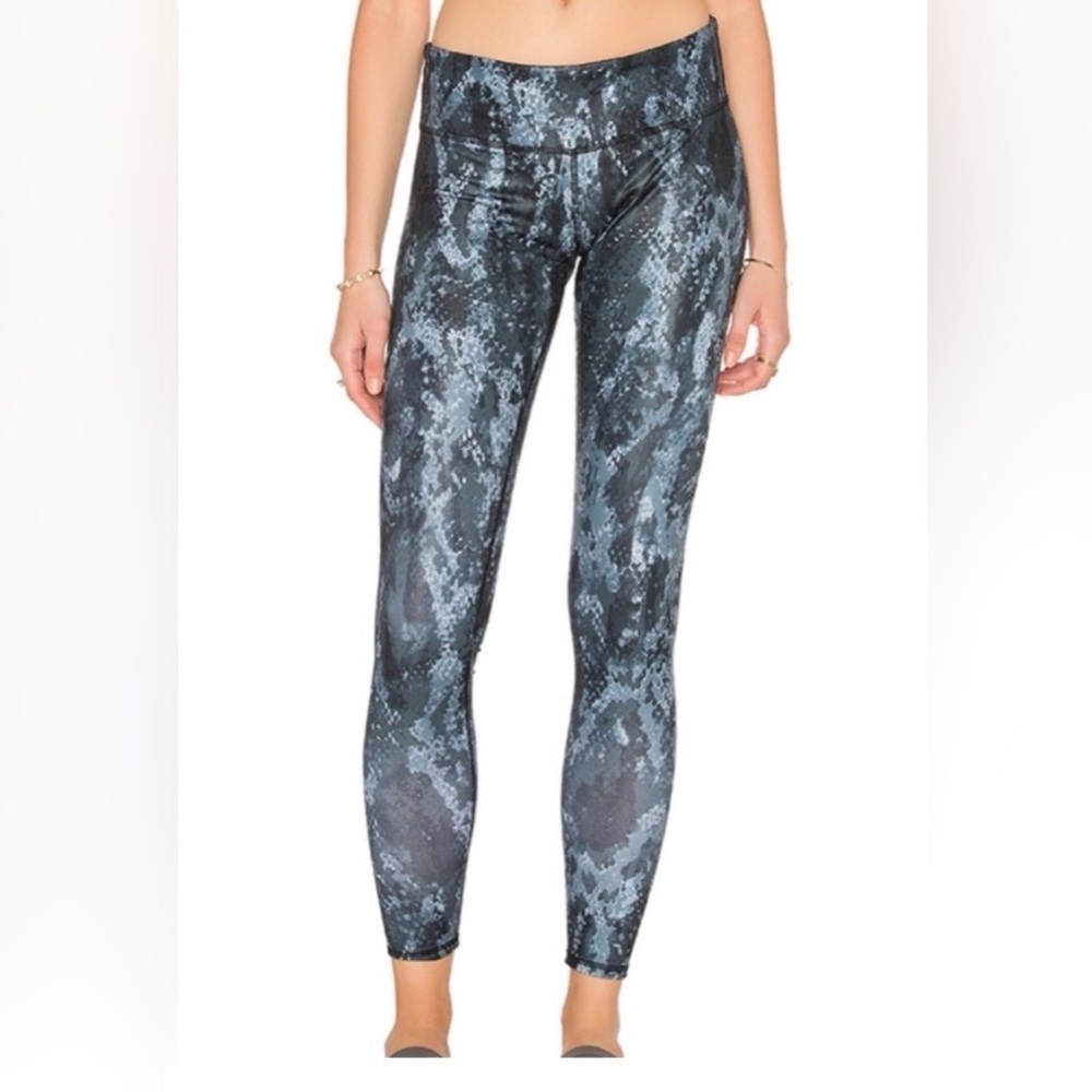 Alo Yoga Airbrush Legging - Snake Print - Size XS